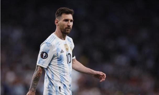 杨鸣彻底服气，第一次对广东和杜锋认输！辽篮时代终结，从他开始